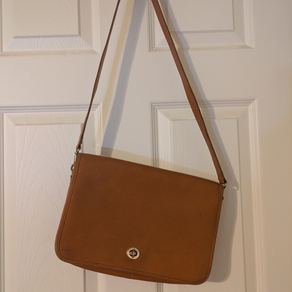 Vintage Tan Leather Crossbody Bag